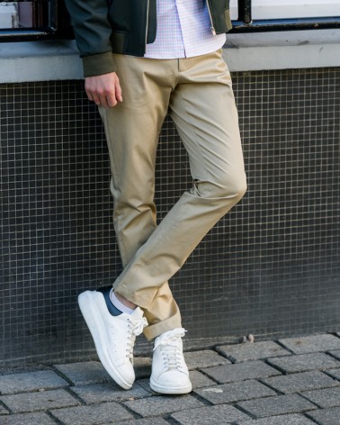 chemise homme de luxe haut de gamme : Pantalon chino beige